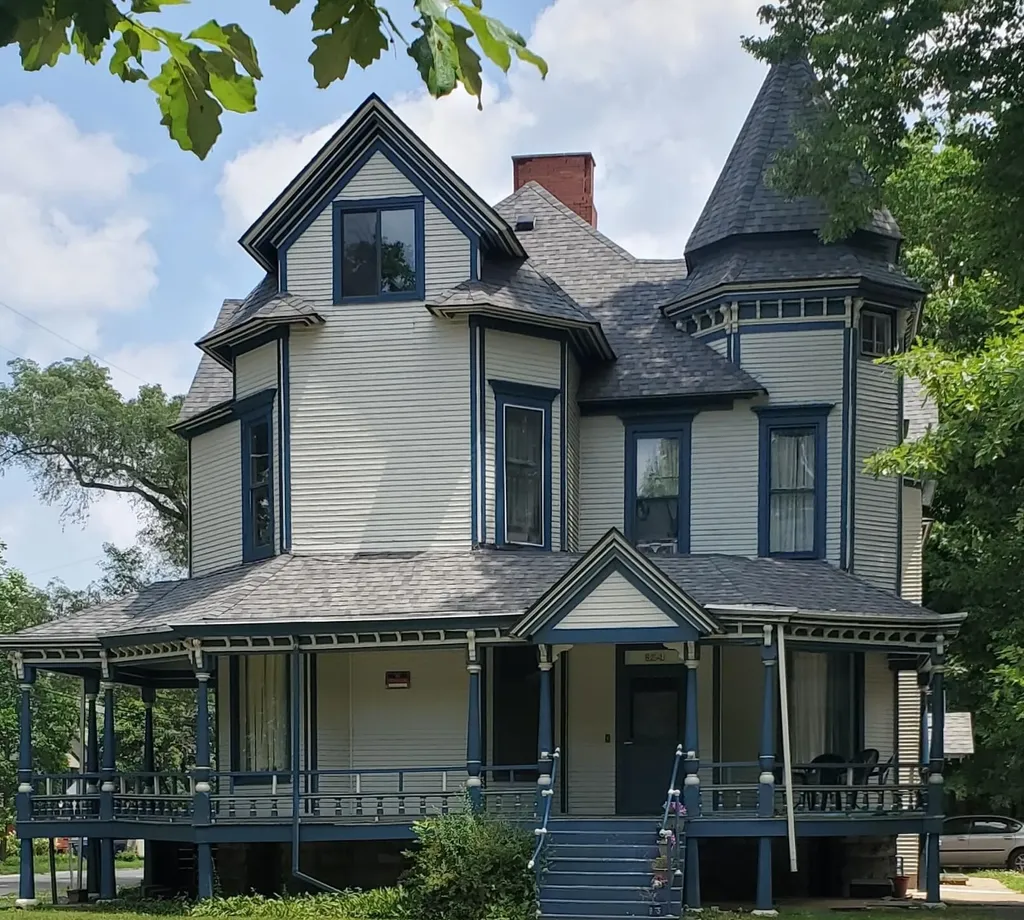 316/324 Stuart Avenue Kalamazoo City MI 49007