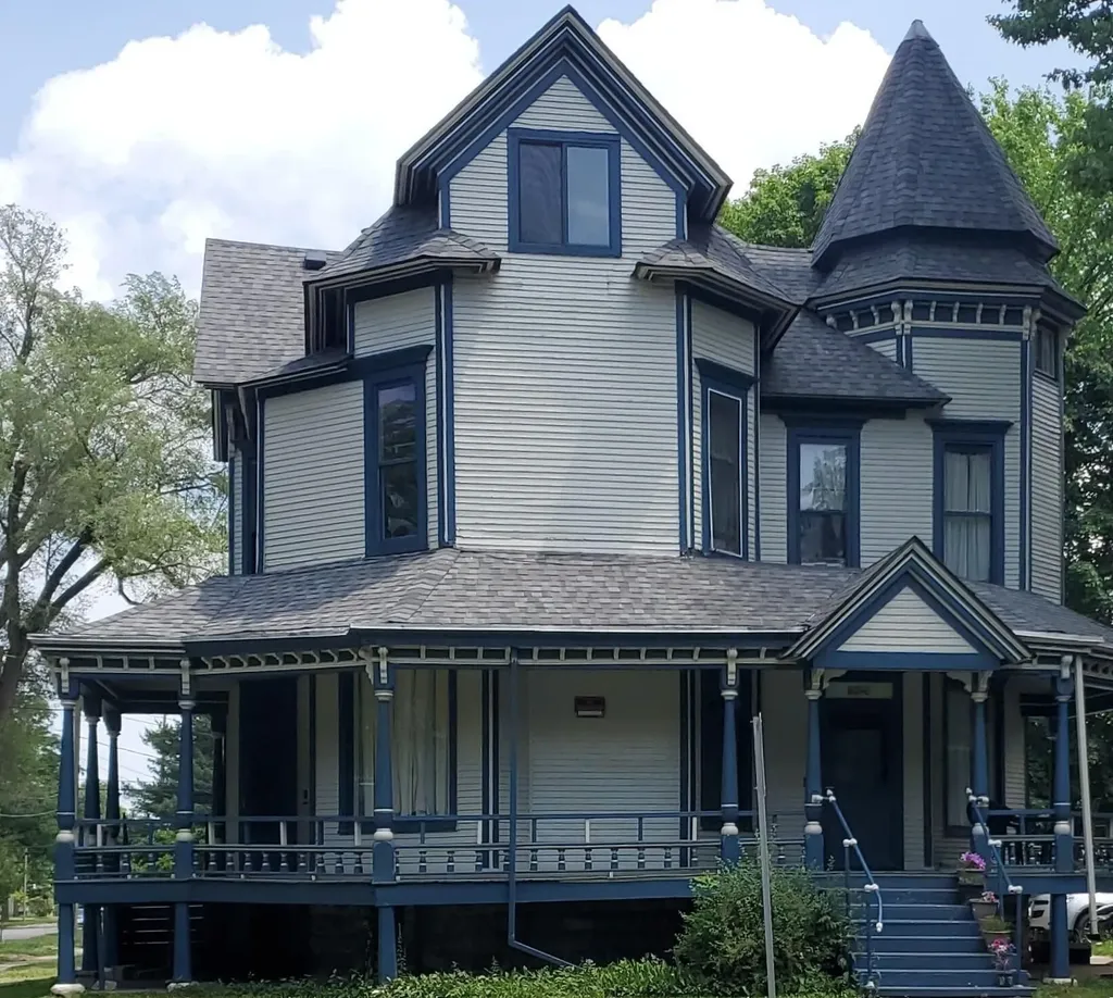 316/324 Stuart Avenue Kalamazoo City MI 49007