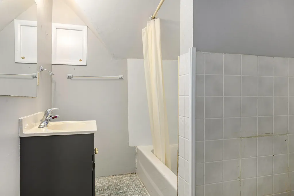 316/324 Stuart Avenue Kalamazoo City MI 49007