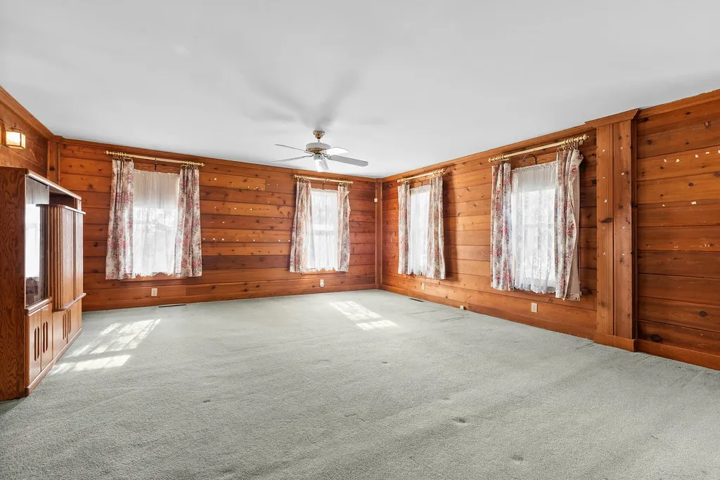 58380 County Road 365 N Lawrence Township MI 49064