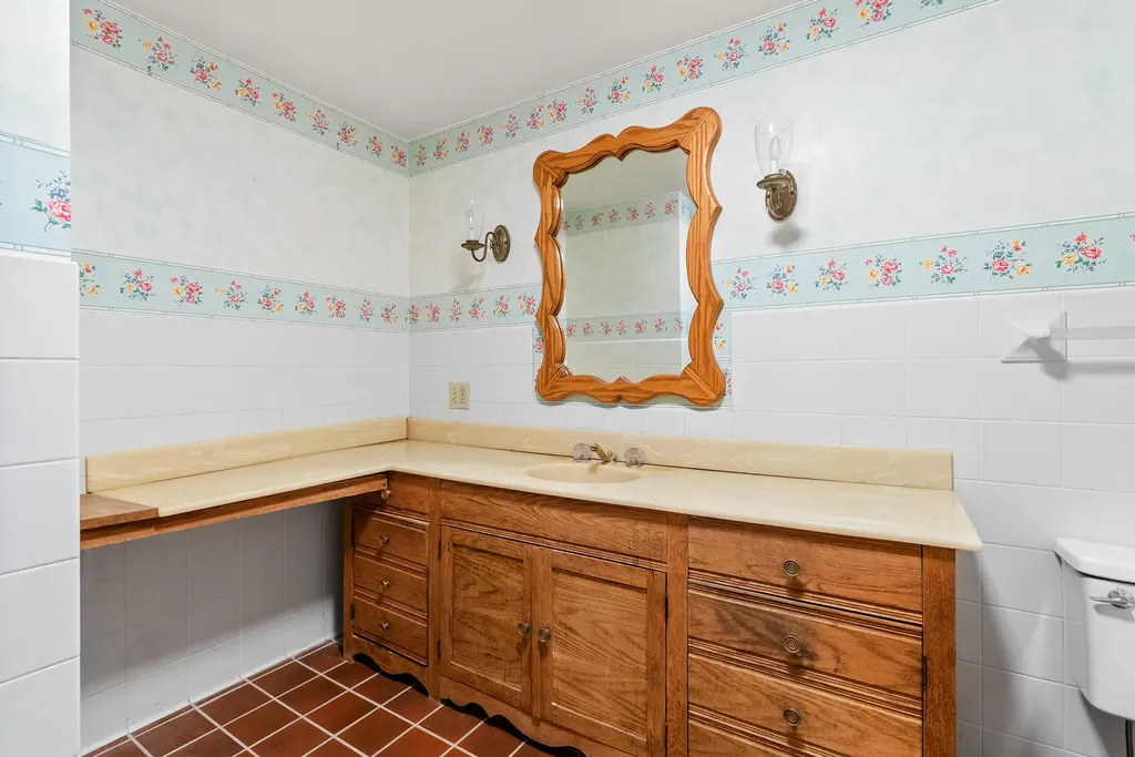 58380 County Road 365 N Lawrence Township MI 49064