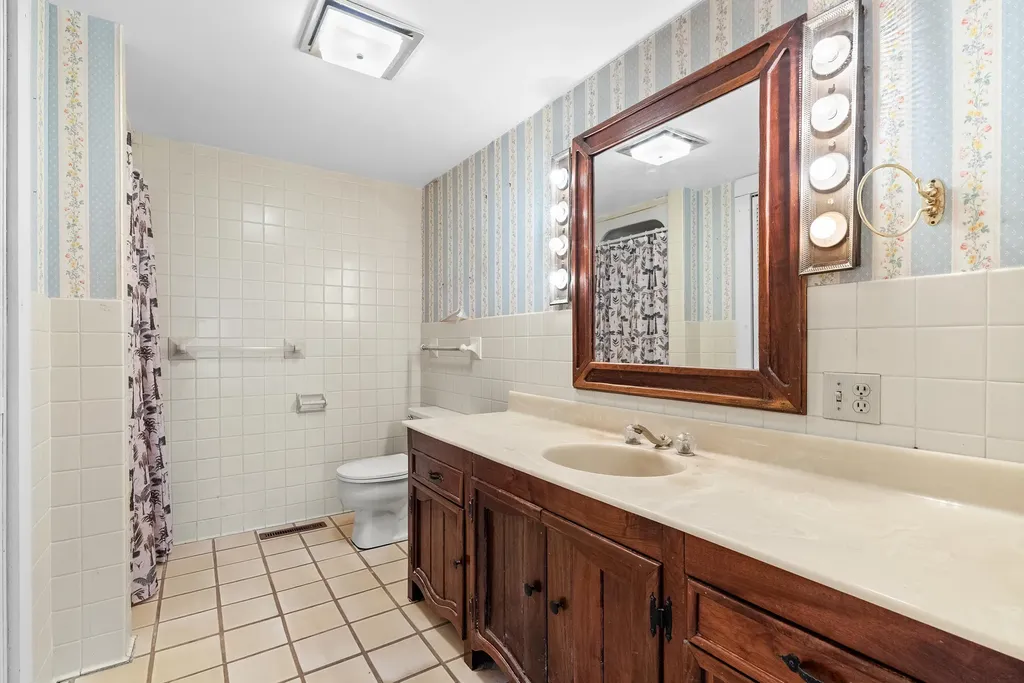 58380 County Road 365 N Lawrence Township MI 49064