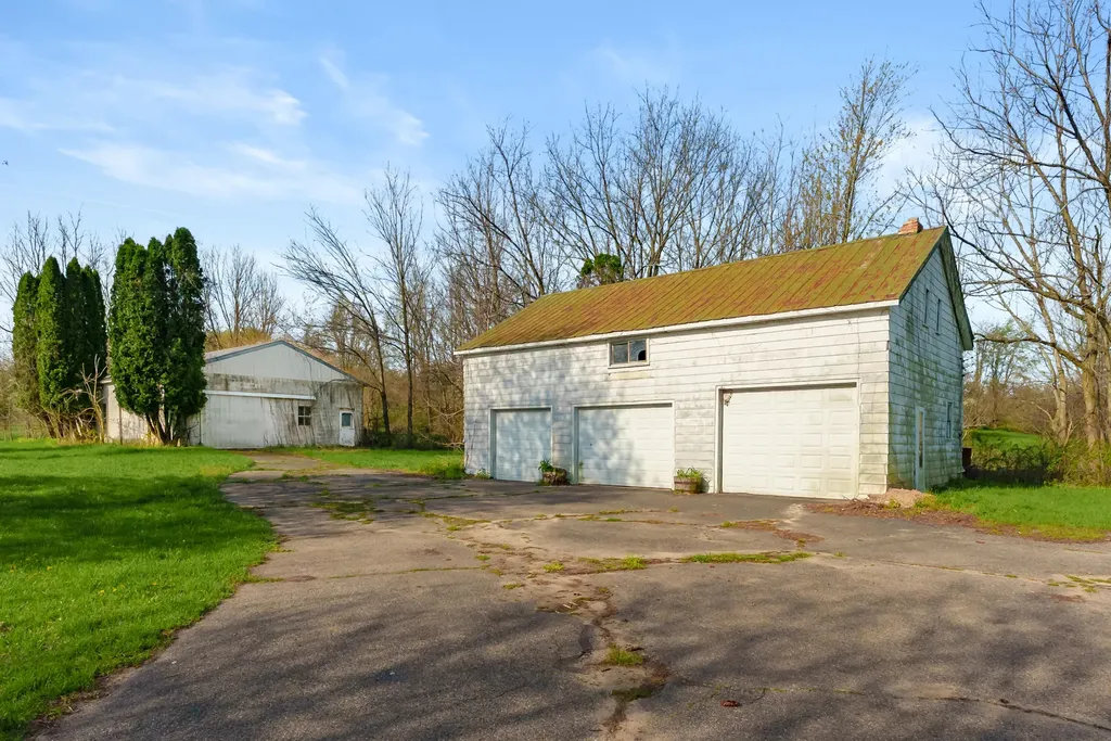 58380 County Road 365 N Lawrence Township MI 49064