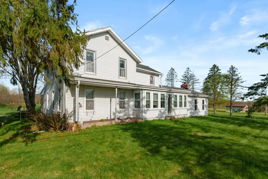 58380 County Road 365 N Lawrence Township MI 49064