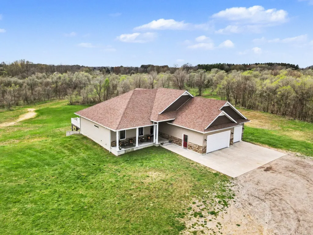 1160 S M 140 Bainbridge Township MI 49098