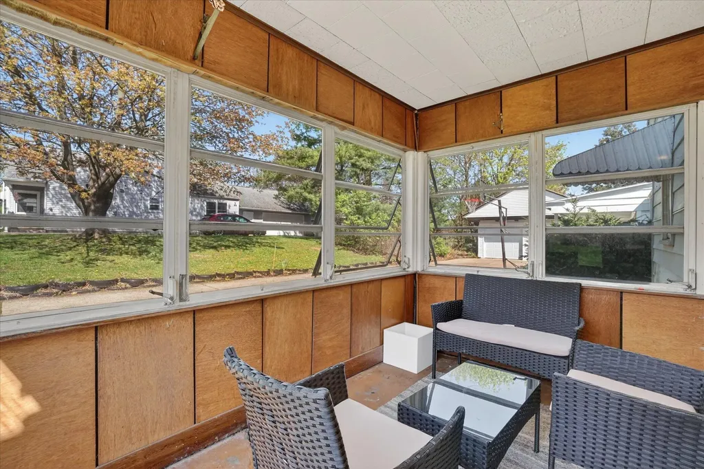 176 Oakhurst Avenue Kalamazoo City MI 49001