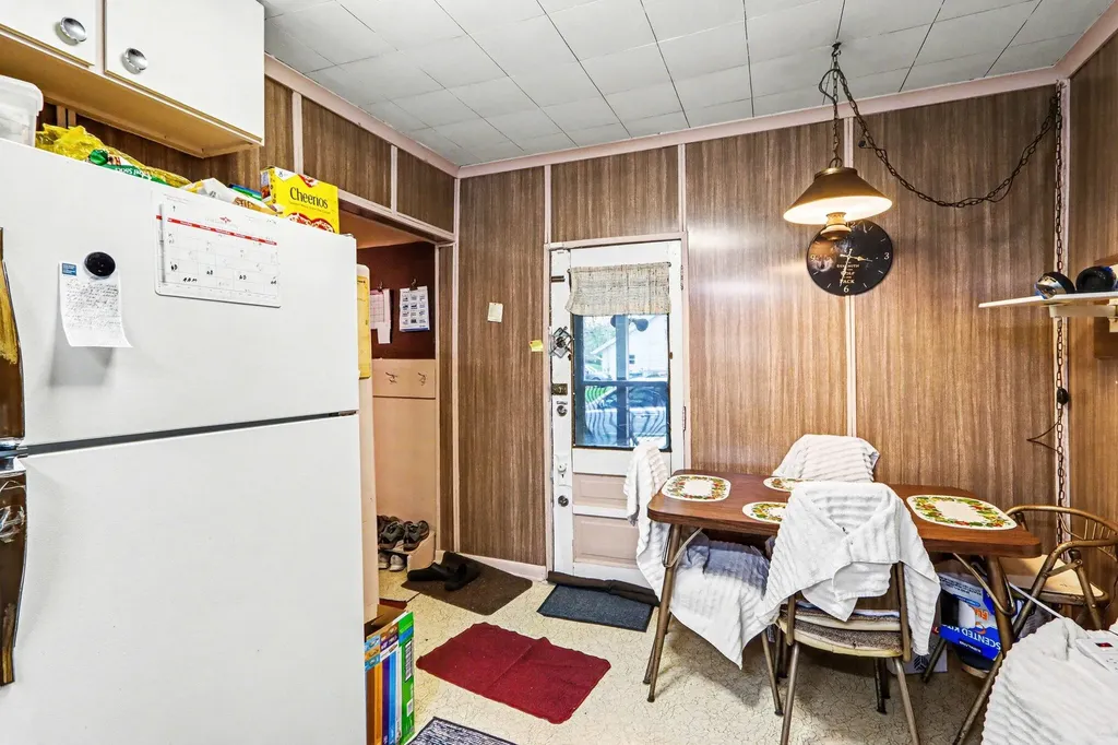 3011 Riverview Drive Kalamazoo Charter Township MI 49004