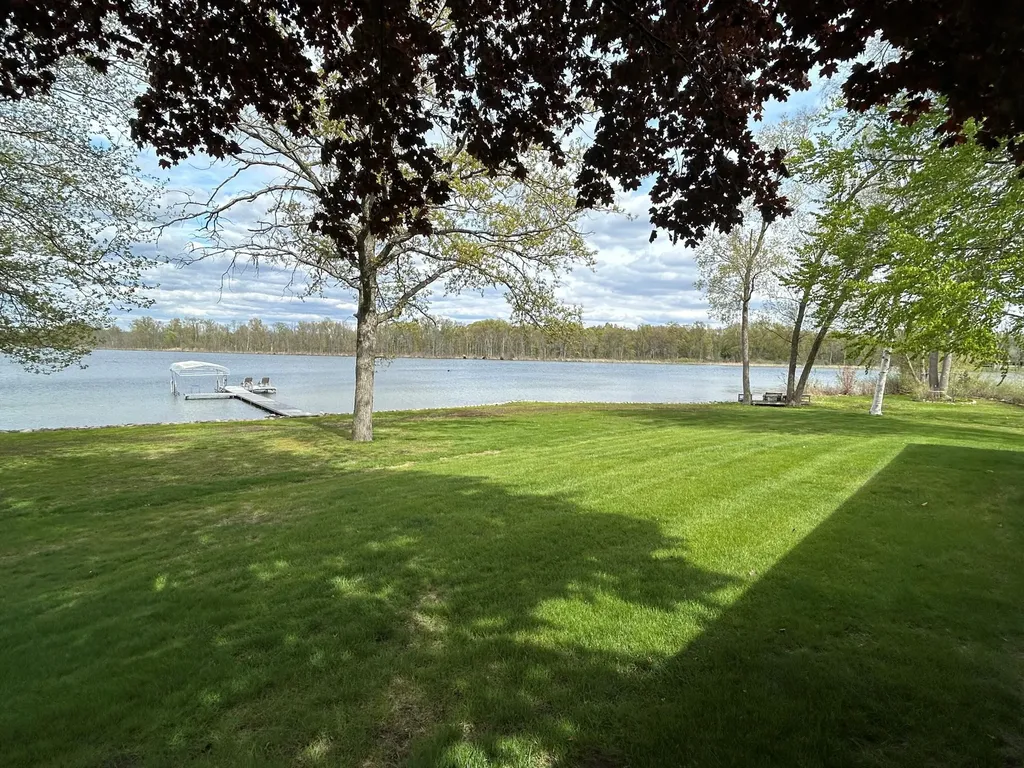 11975 E Lee Mar Drive Brady Township MI 49097