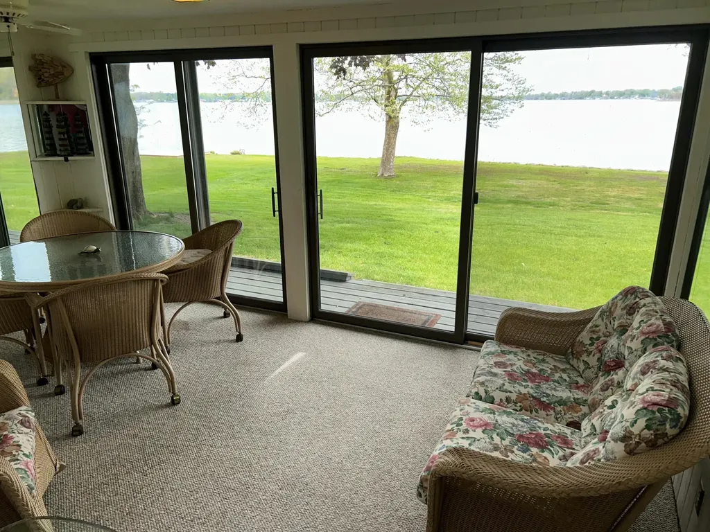 11975 E Lee Mar Drive Brady Township MI 49097