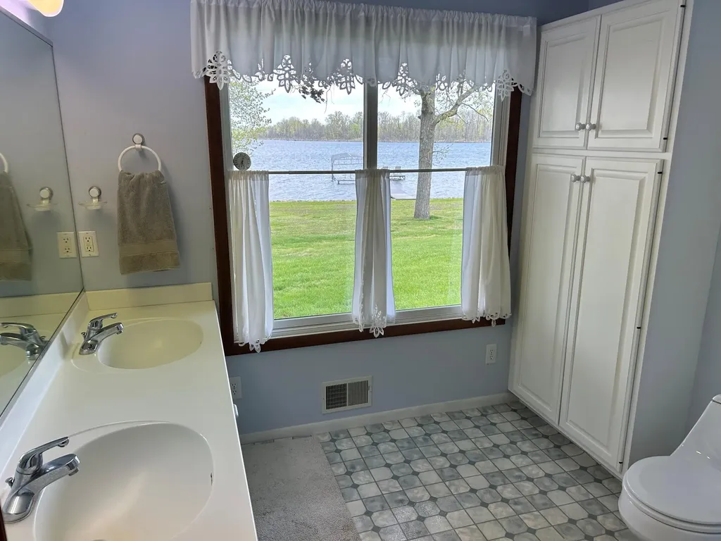11975 E Lee Mar Drive Brady Township MI 49097