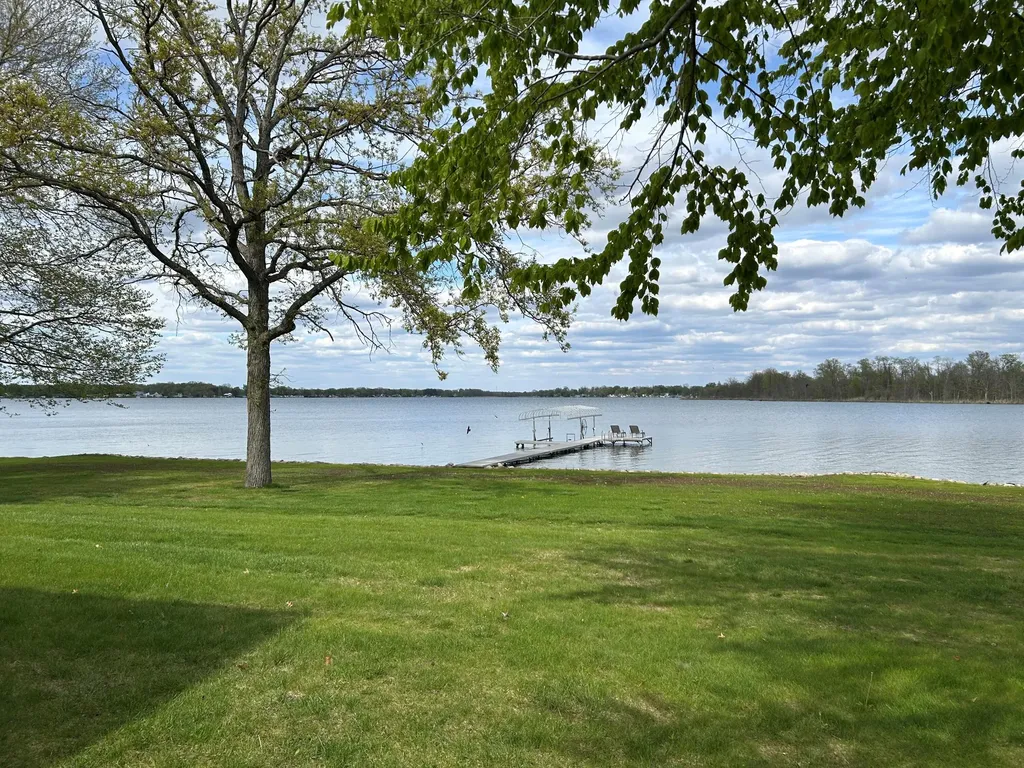 11975 E Lee Mar Drive Brady Township MI 49097