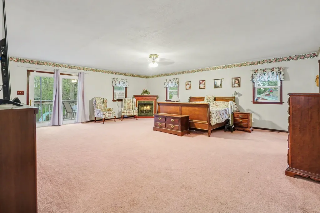 3426 Meadowcroft Avenue Kalamazoo Charter Township MI 49004