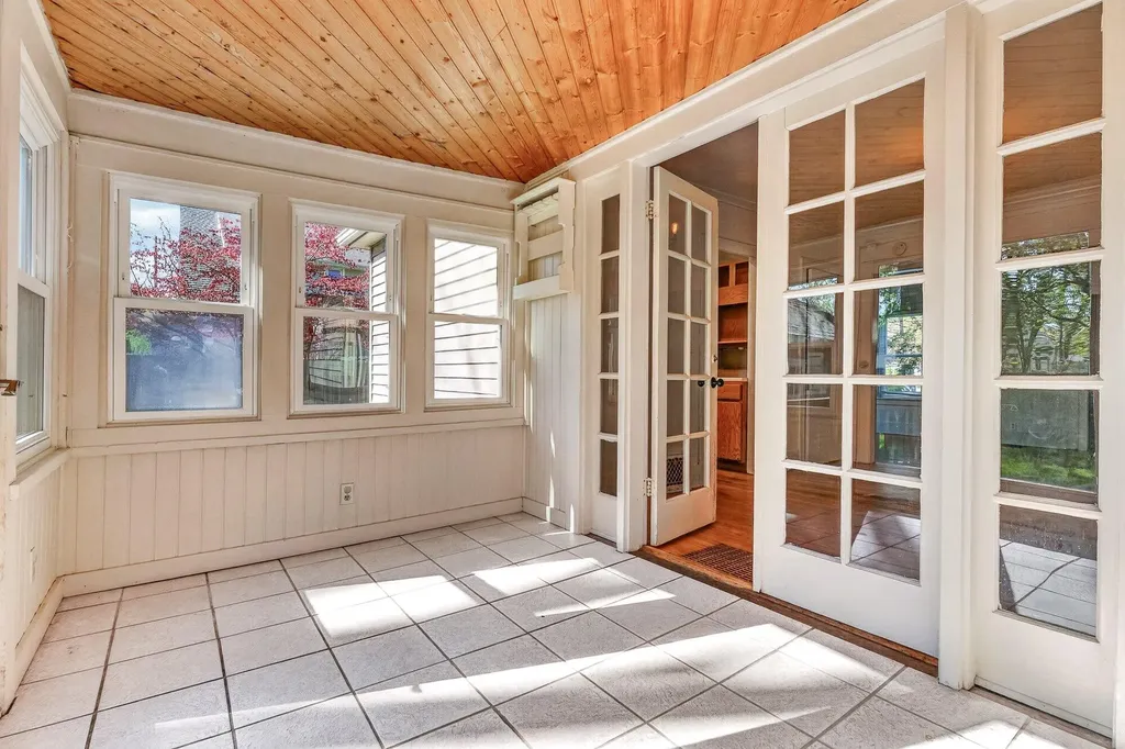 616 Pinehurst Boulevard Kalamazoo Charter Township MI 49006
