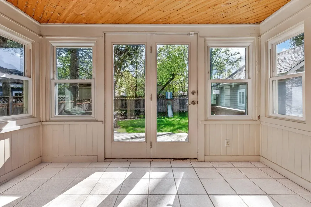 616 Pinehurst Boulevard Kalamazoo Charter Township MI 49006