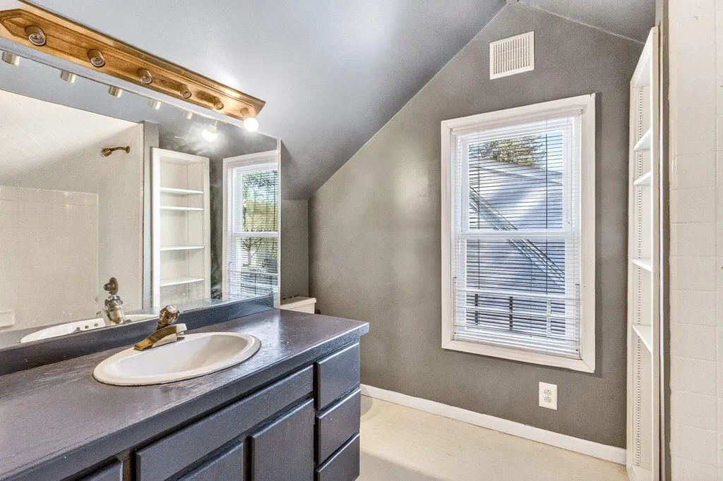 616 Pinehurst Boulevard Kalamazoo Charter Township MI 49006