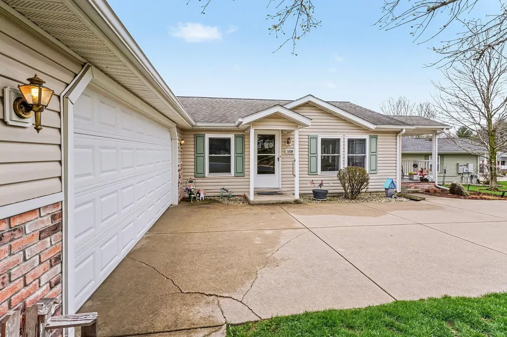 5320 Pine Arbor Ridge Richland Township MI 49004