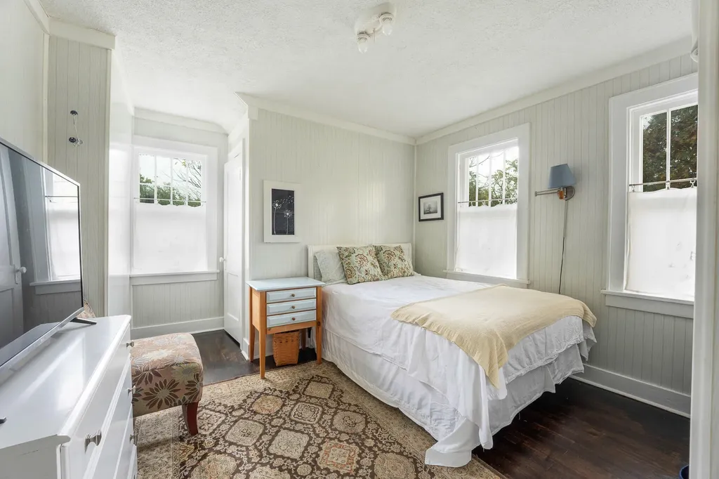 2340 Amherst Avenue Kalamazoo City MI 49008