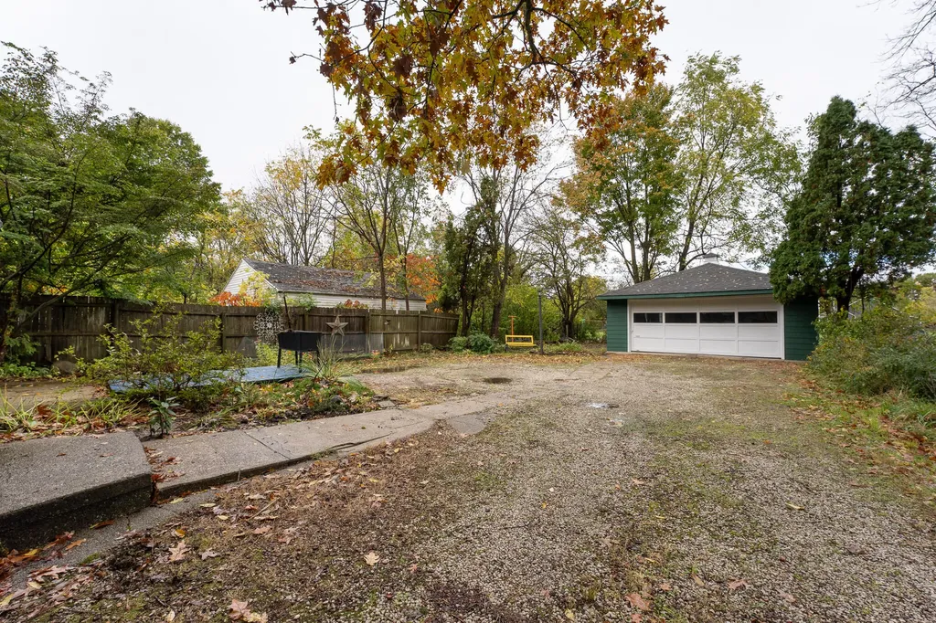 2340 Amherst Avenue Kalamazoo City MI 49008