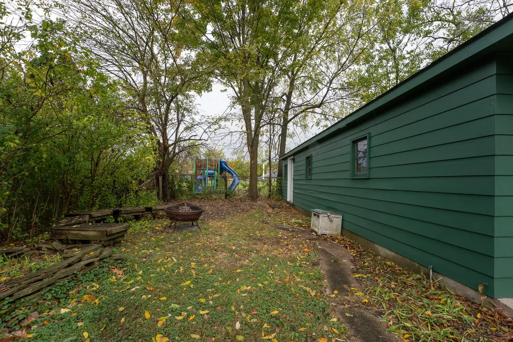 2340 Amherst Avenue Kalamazoo City MI 49008
