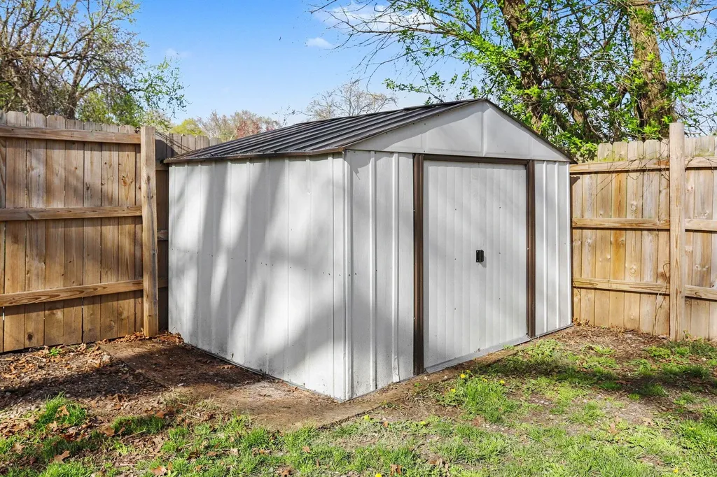 416 Forest Street Kalamazoo City MI 49001