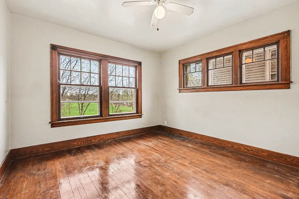 915 Walwood Place Kalamazoo City MI 49007