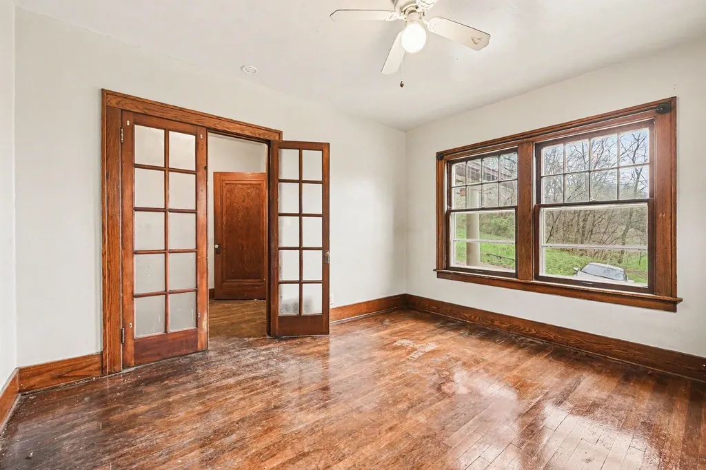 915 Walwood Place Kalamazoo City MI 49007