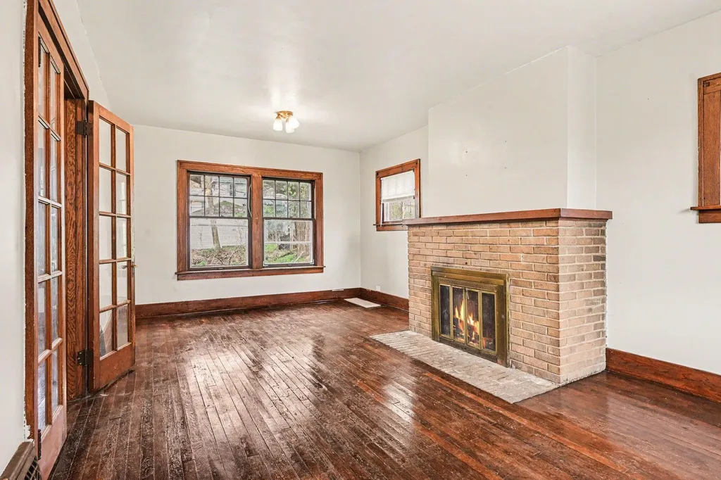 915 Walwood Place Kalamazoo City MI 49007