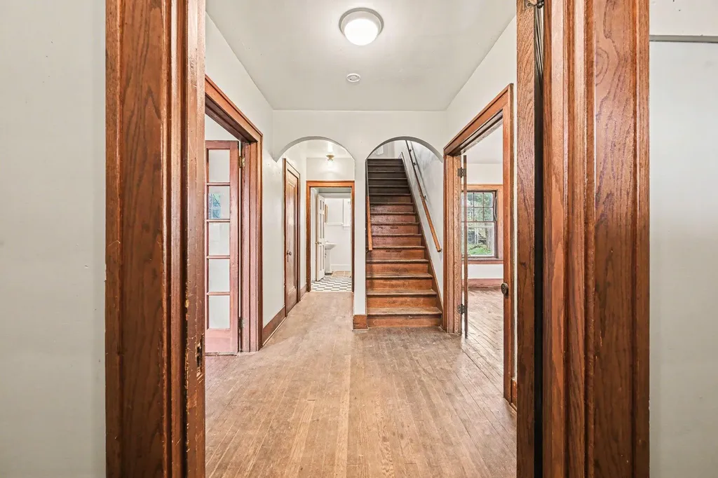 915 Walwood Place Kalamazoo City MI 49007
