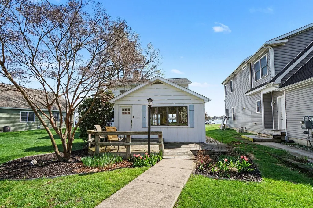 11987 W Indian Lake Drive Brady Township MI 49097