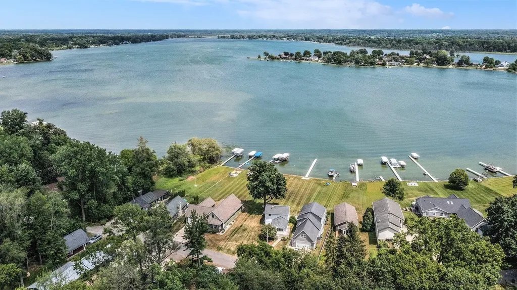 11987 W Indian Lake Drive Brady Township MI 49097