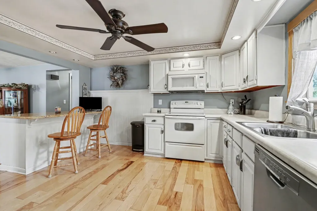 28573 Maystead Road Burr Oak Township MI 49091