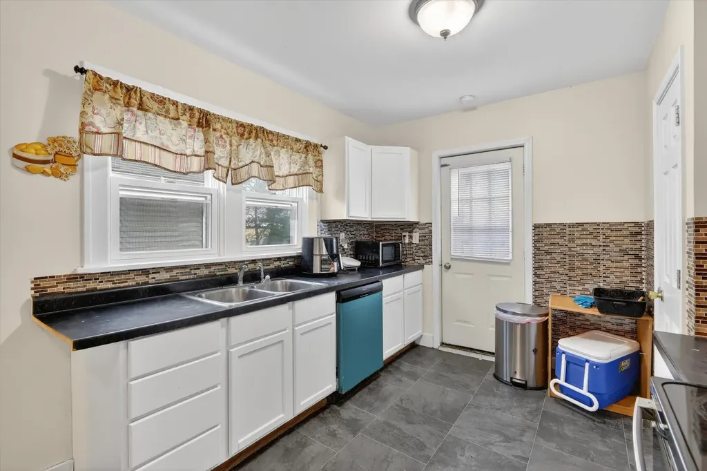 359 Lakeview Avenue Battle Creek City MI 49015