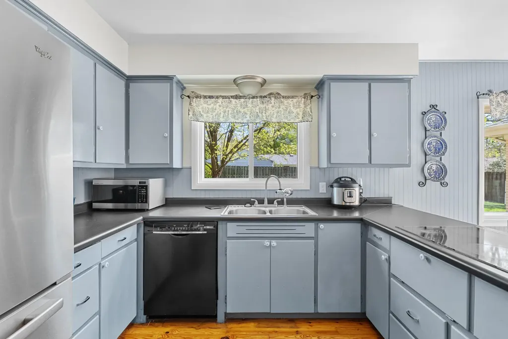 2421 Waite Avenue Kalamazoo City MI 49008