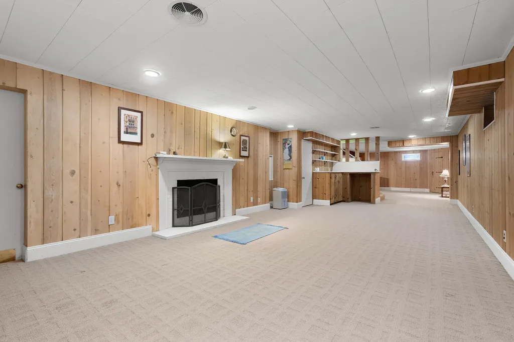 2421 Waite Avenue Kalamazoo City MI 49008