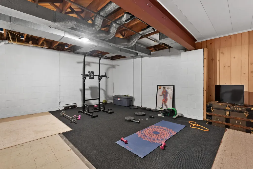 2421 Waite Avenue Kalamazoo City MI 49008
