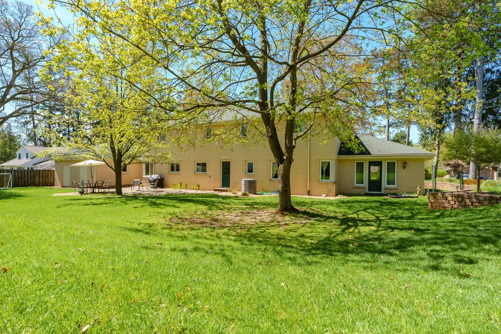 2421 Waite Avenue Kalamazoo City MI 49008