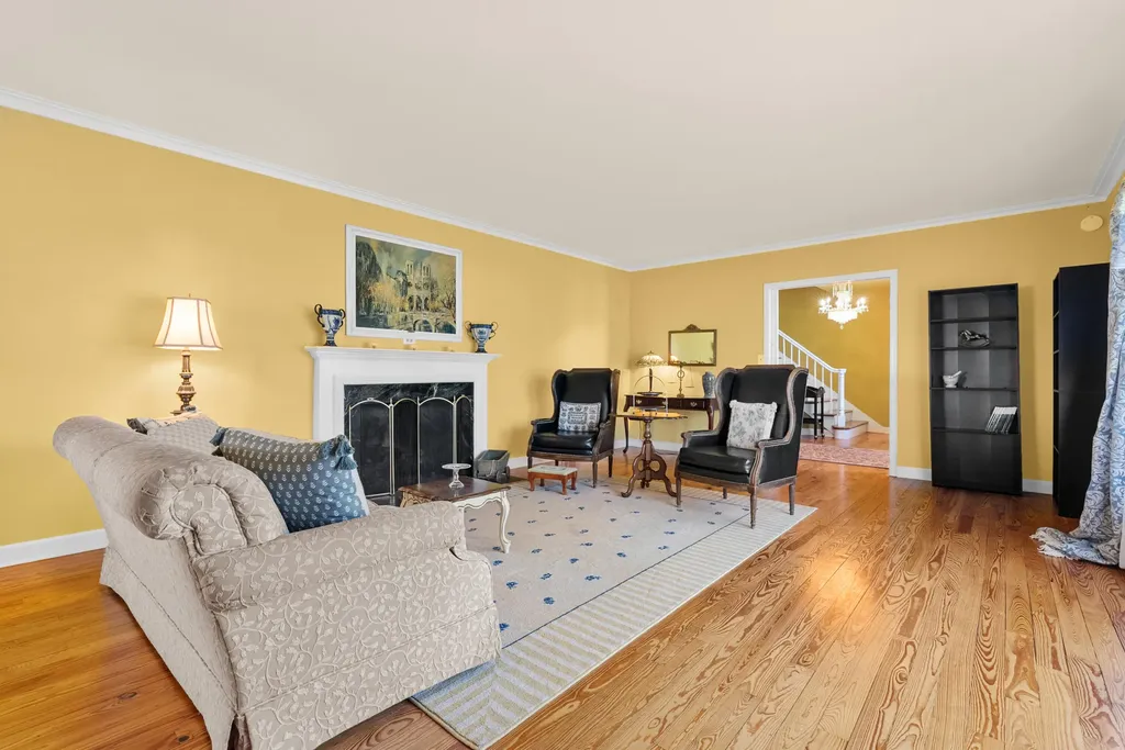 2421 Waite Avenue Kalamazoo City MI 49008