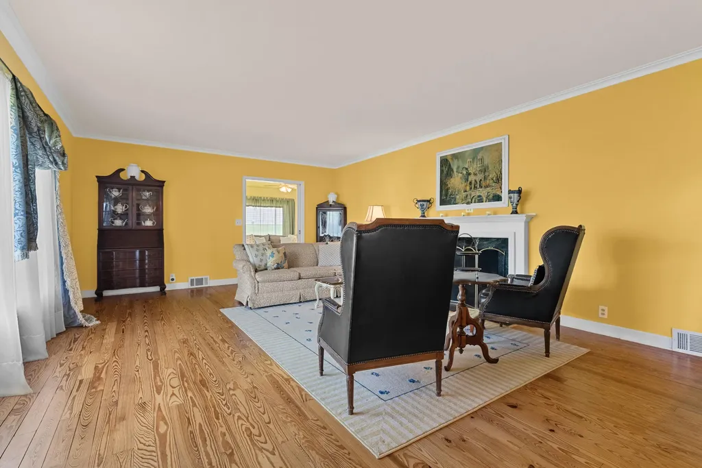 2421 Waite Avenue Kalamazoo City MI 49008