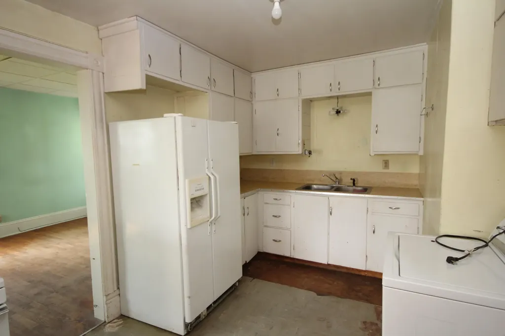 304 E Prairie Street Vicksburg Village MI 49097