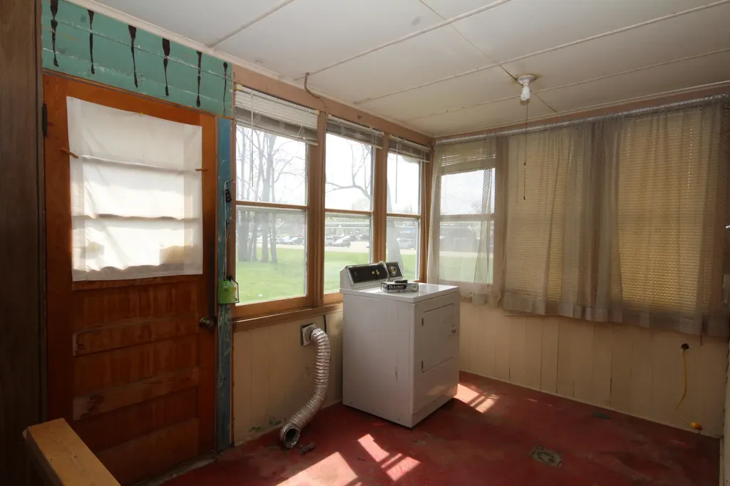 304 E Prairie Street Vicksburg Village MI 49097