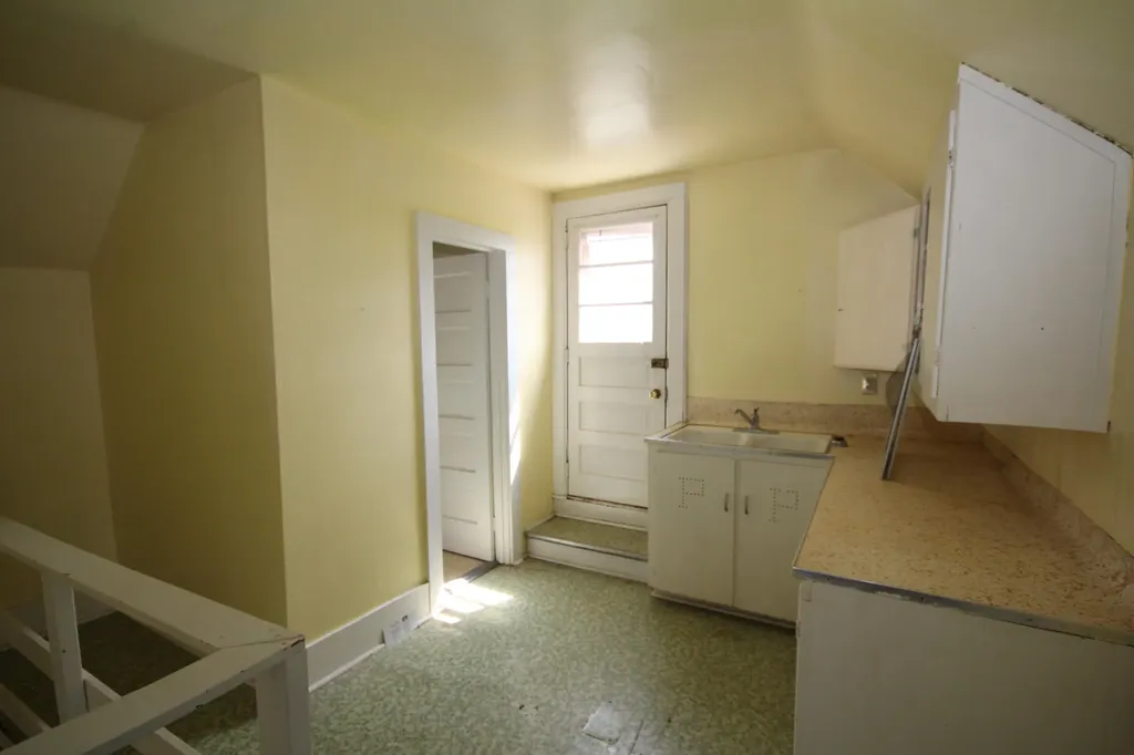 304 E Prairie Street Vicksburg Village MI 49097