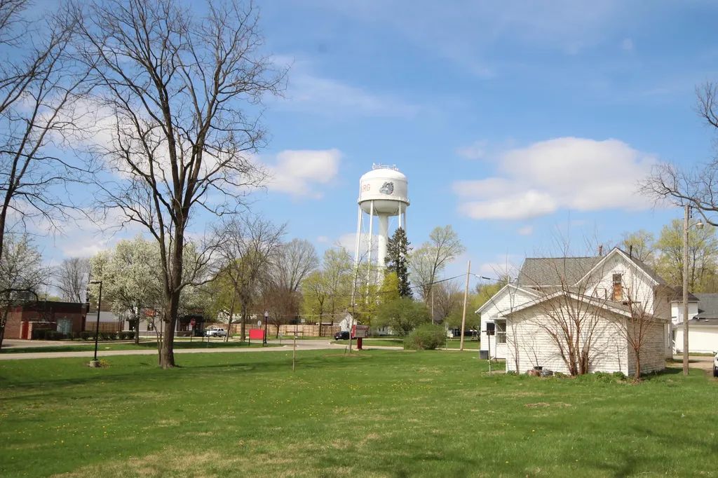 304 E Prairie Street Vicksburg Village MI 49097