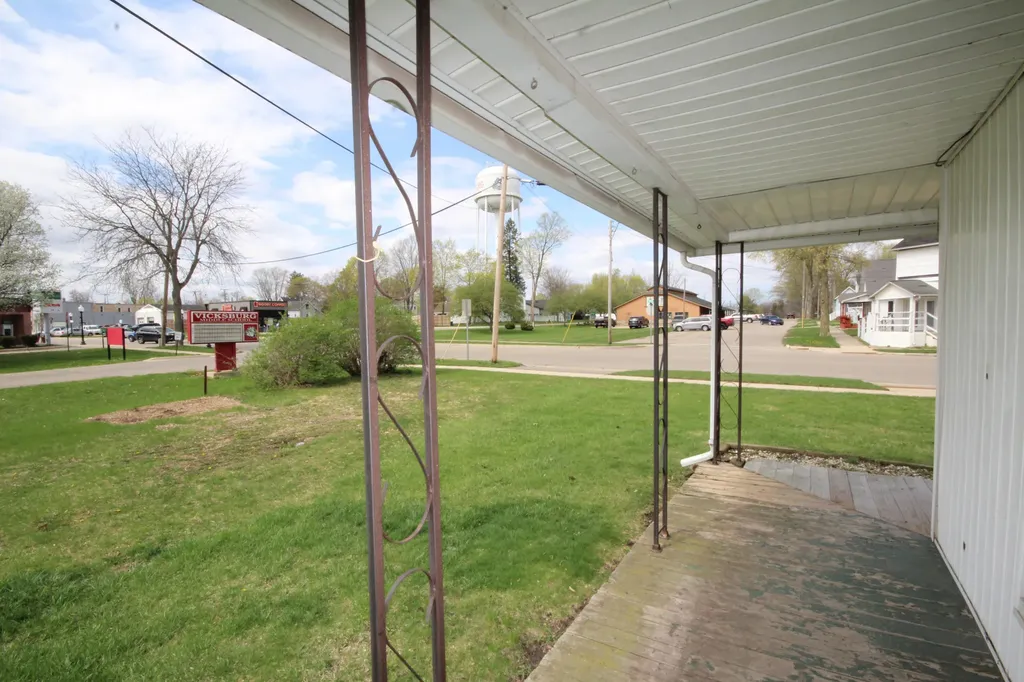 304 E Prairie Street Vicksburg Village MI 49097