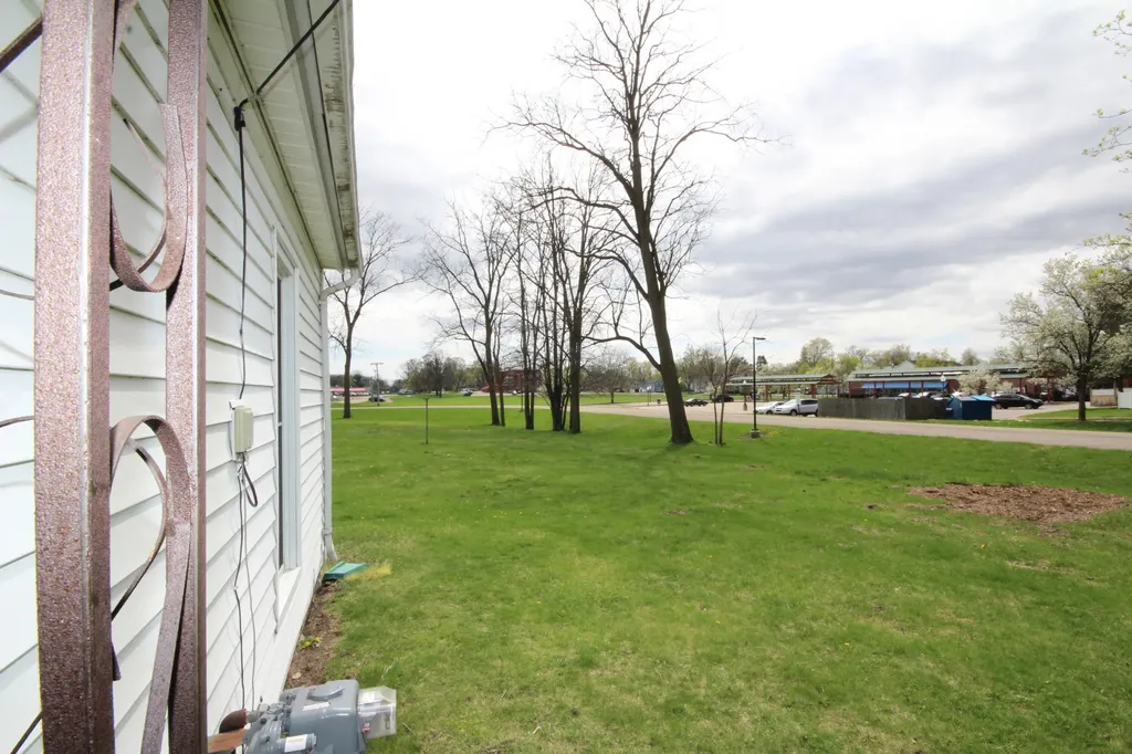 304 E Prairie Street Vicksburg Village MI 49097