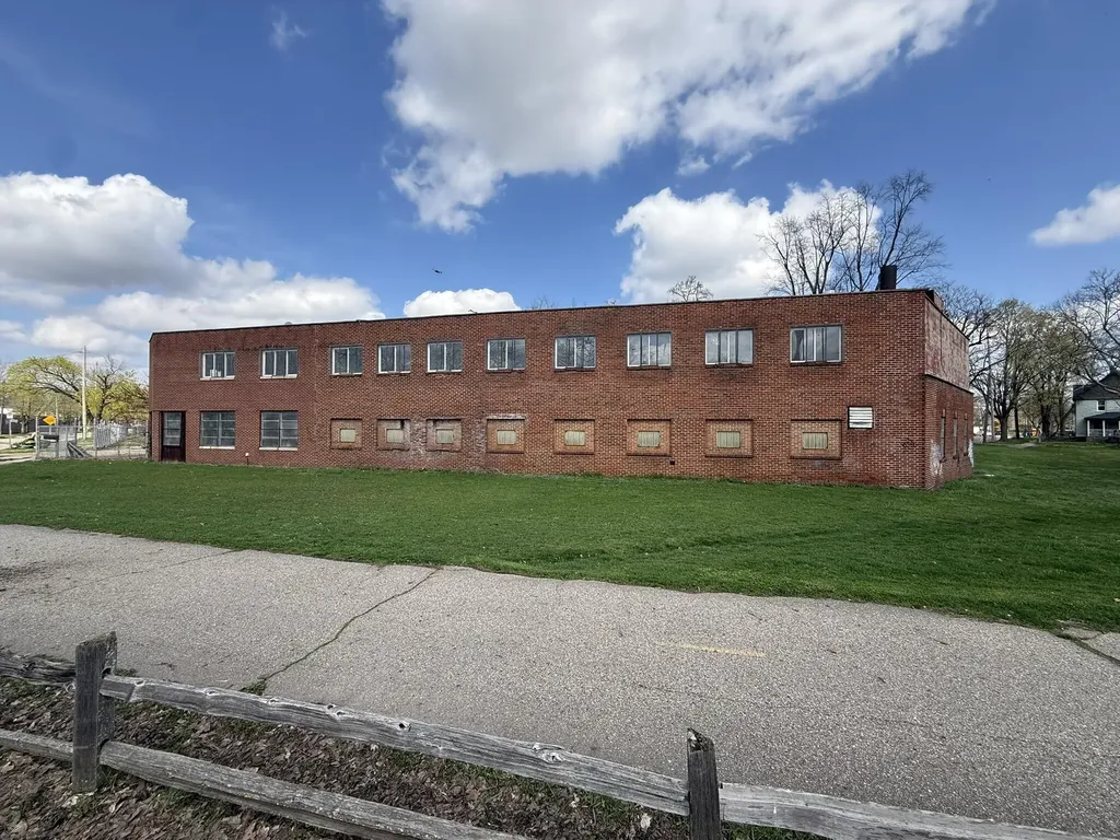 818 Cobb Avenue Kalamazoo City MI 49007