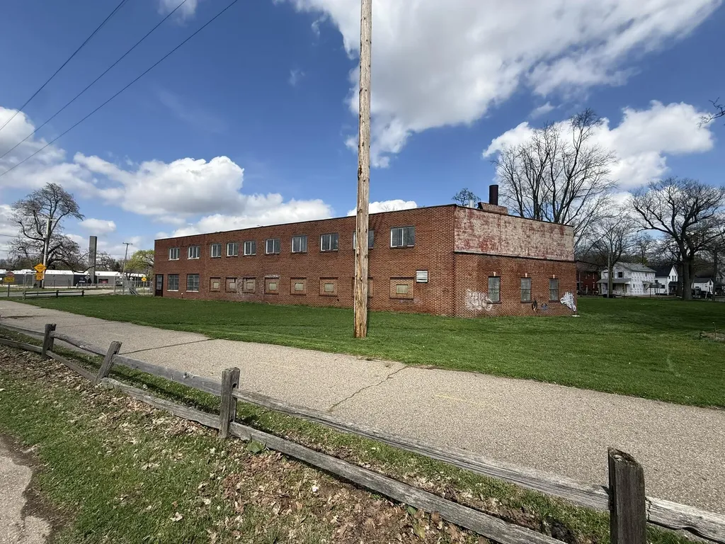 818 Cobb Avenue Kalamazoo City MI 49007