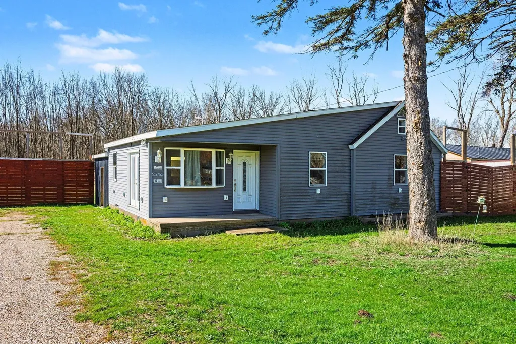25765 M-43 Almena Township MI 49071