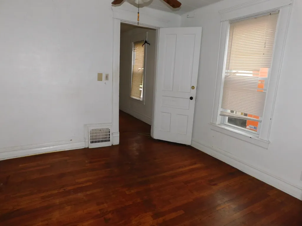 926 Cottage Avenue Kalamazoo City MI 49001