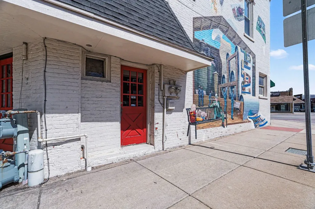 111 N Main Street Plainwell City MI 49080