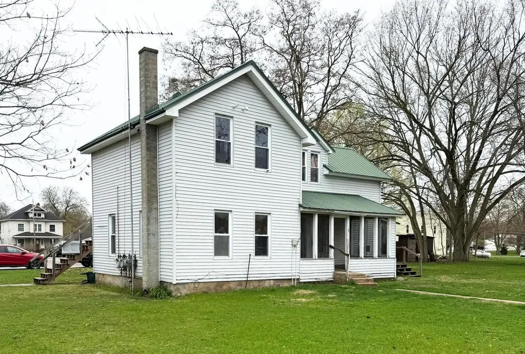 112 W Clinton Street Augusta Village MI 49012